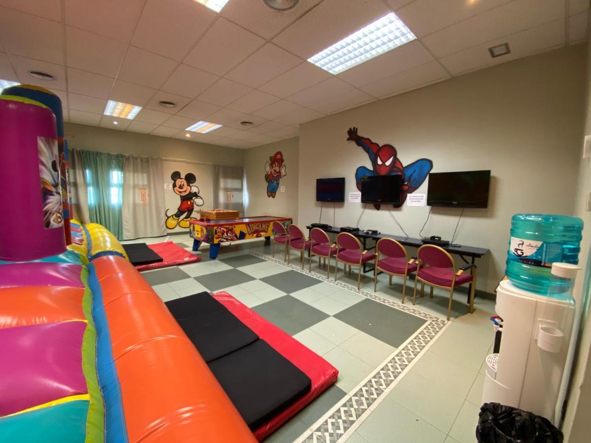 Hotel Lasa Sport Valladolid Kültér fotó