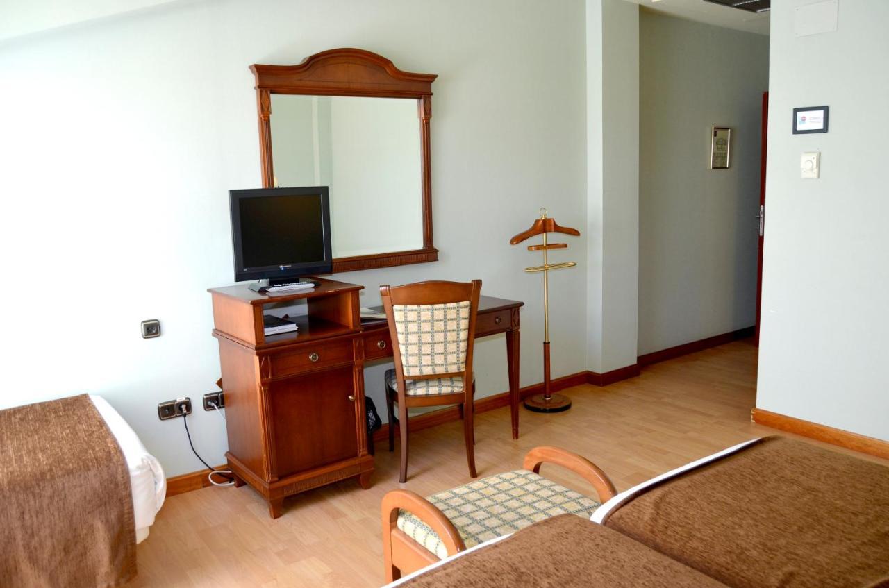 Hotel Lasa Sport Valladolid Kültér fotó