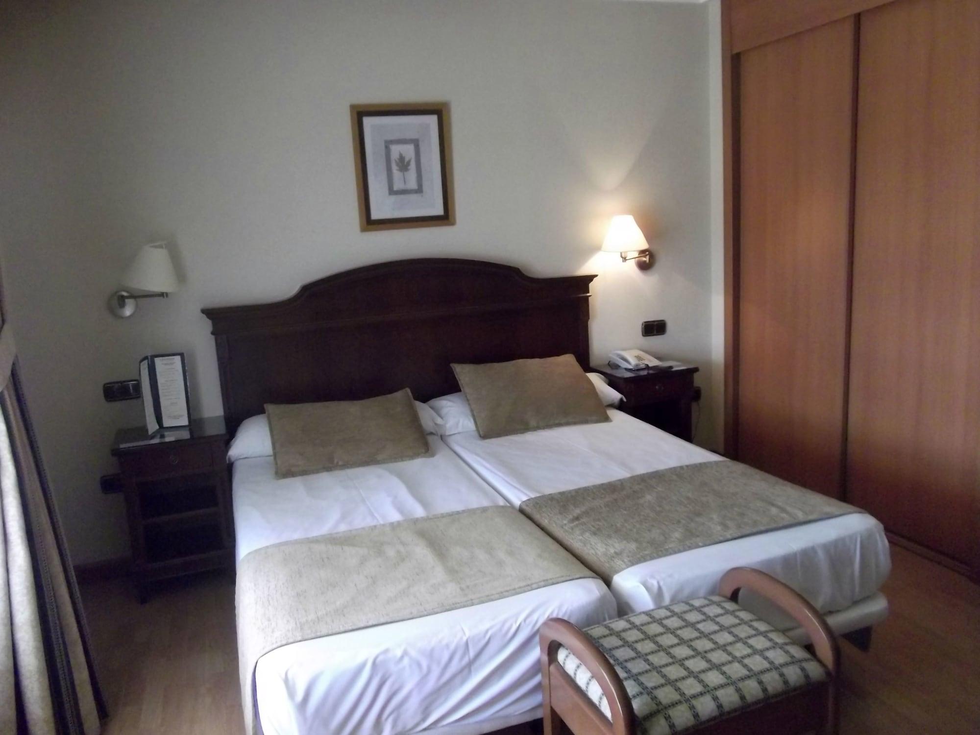 Hotel Lasa Sport Valladolid Kültér fotó