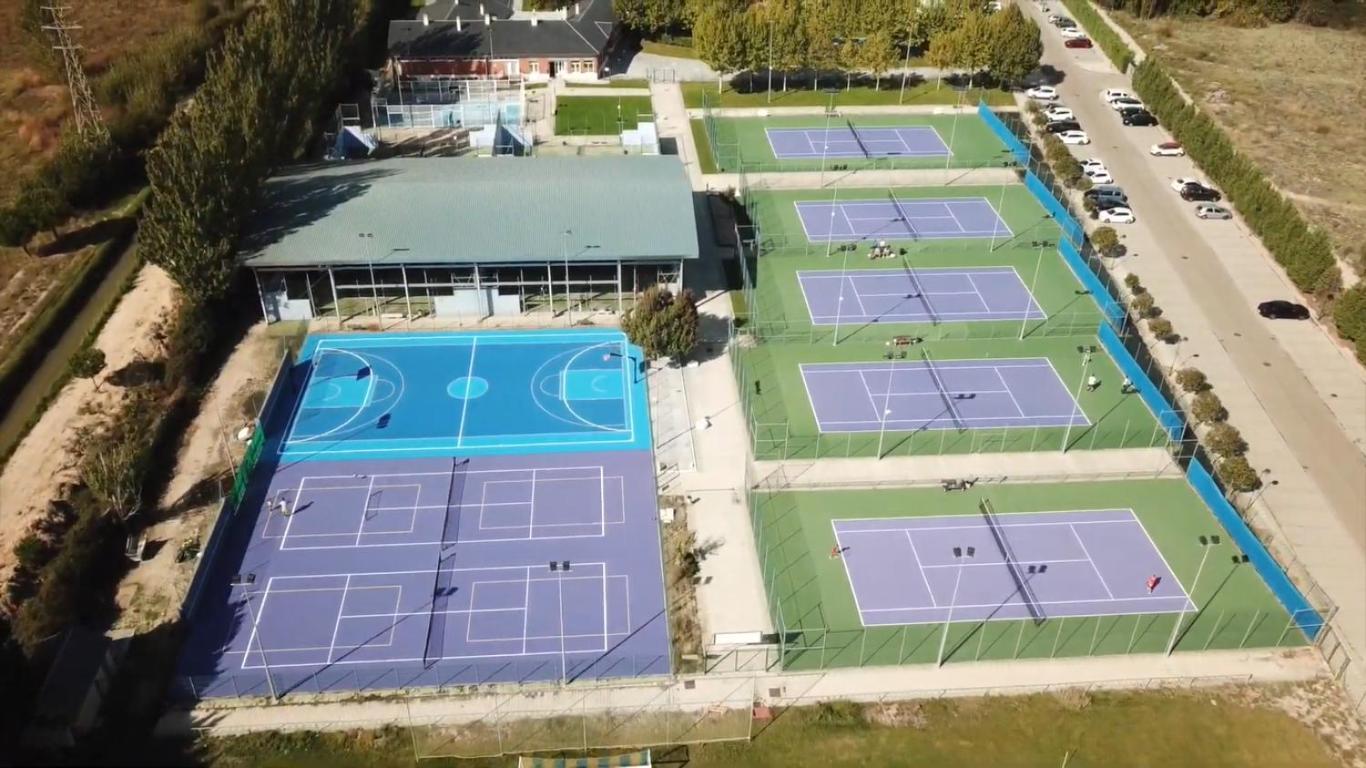 Hotel Lasa Sport Valladolid Kültér fotó