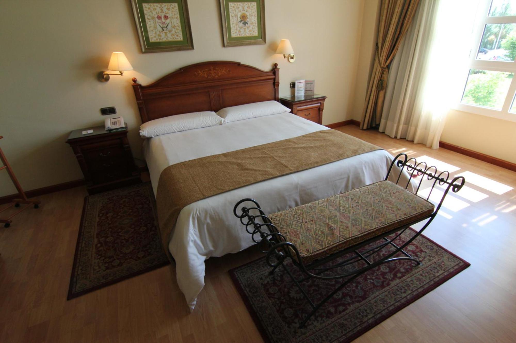 Hotel Lasa Sport Valladolid Kültér fotó