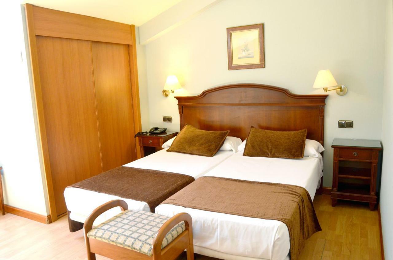 Hotel Lasa Sport Valladolid Kültér fotó