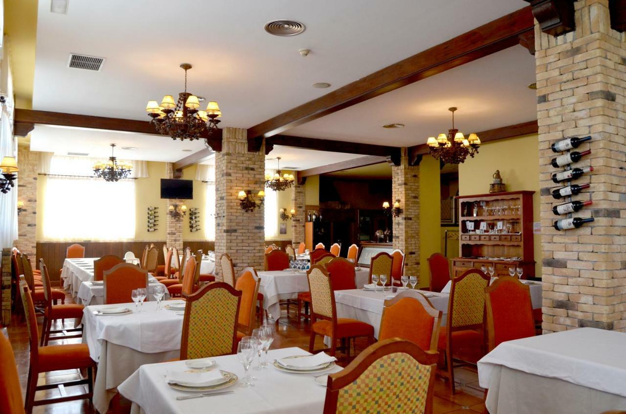 Hotel Lasa Sport Valladolid Kültér fotó