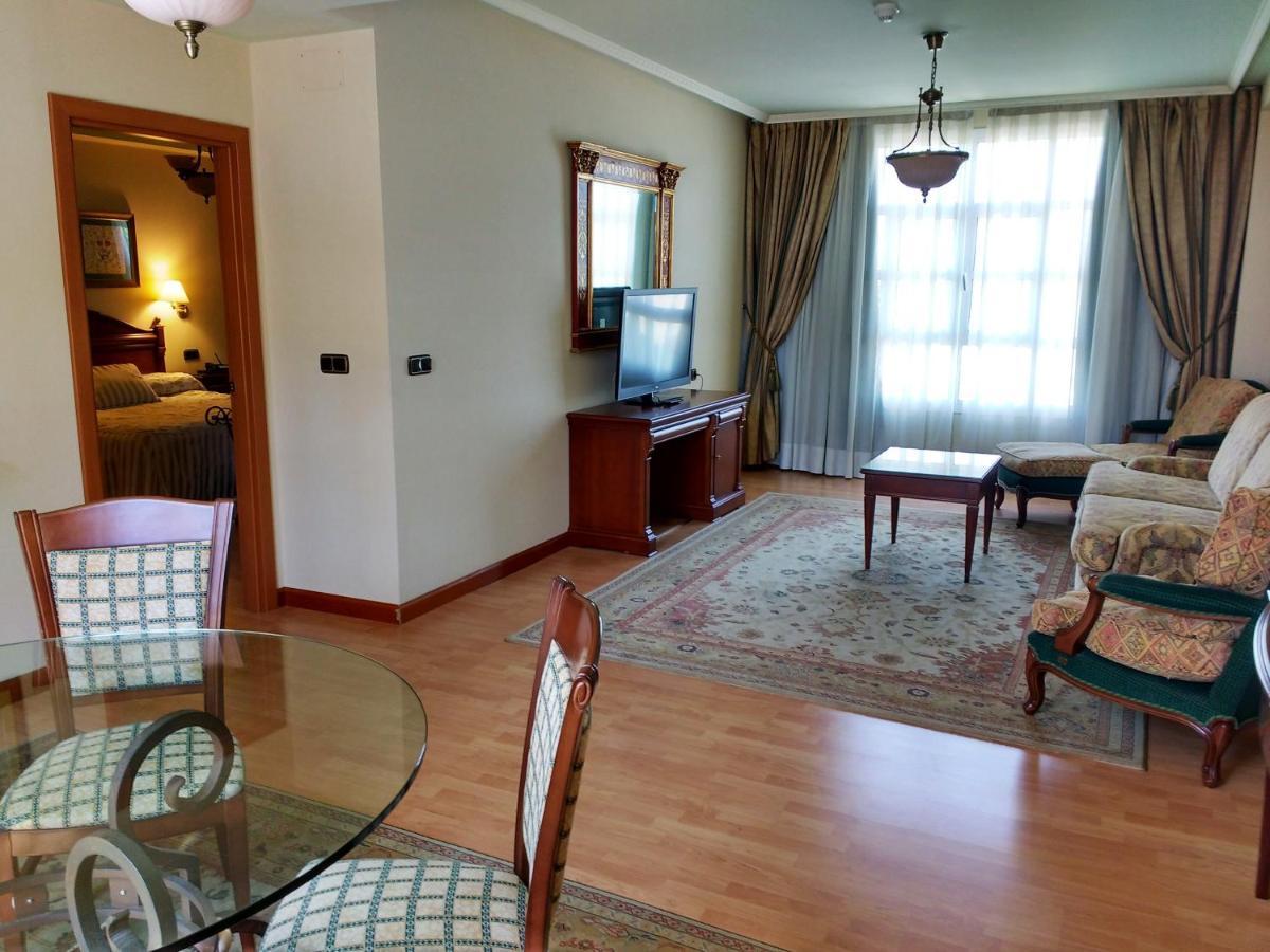 Hotel Lasa Sport Valladolid Kültér fotó